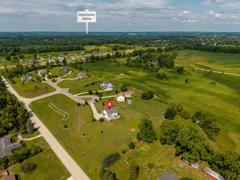 672 Meadow Hill Road Saline, MI 48176