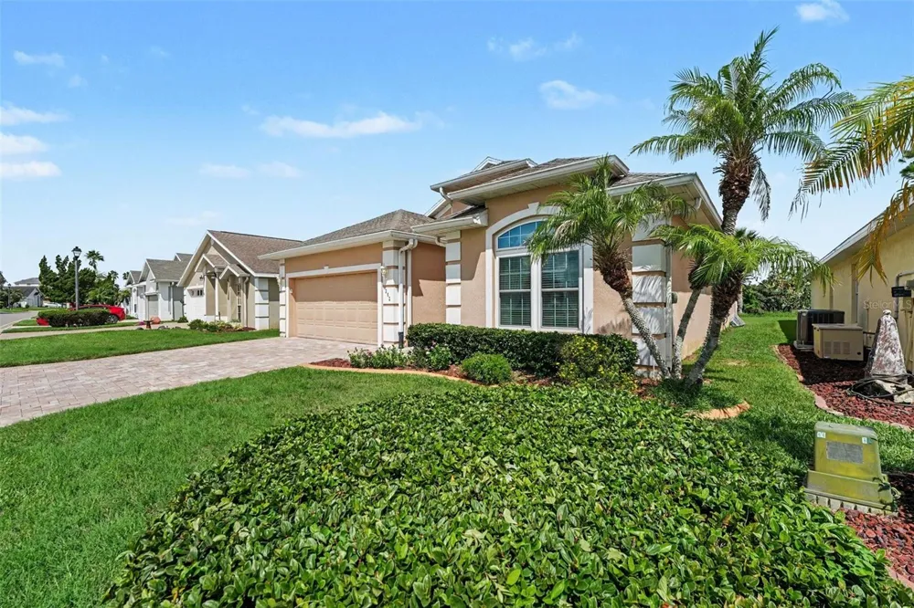 302 HIGH VISTA DRIVE Davenport, FL 33837