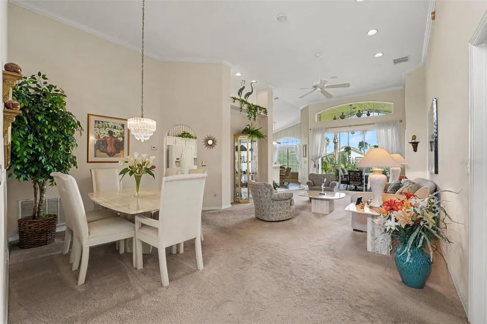 302 HIGH VISTA DRIVE Davenport, FL 33837