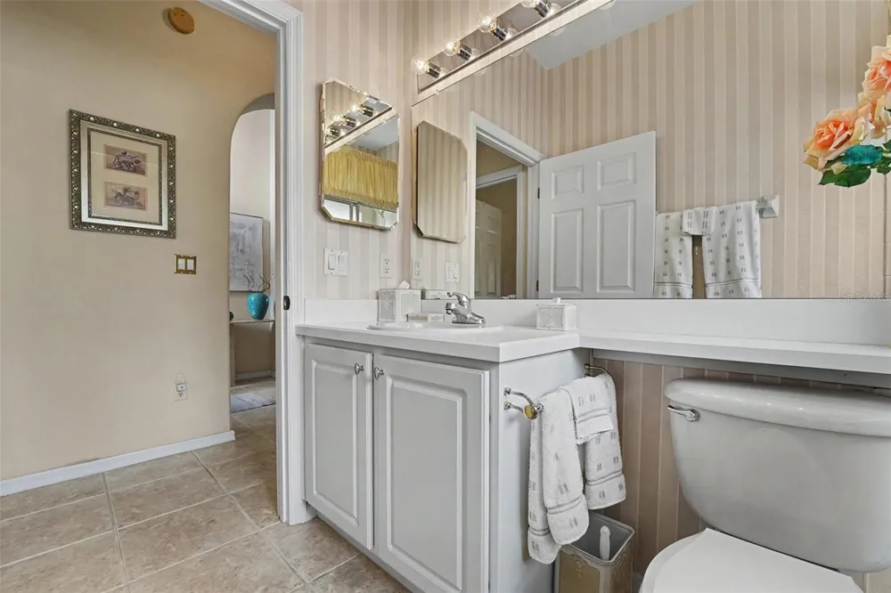 302 HIGH VISTA DRIVE Davenport, FL 33837