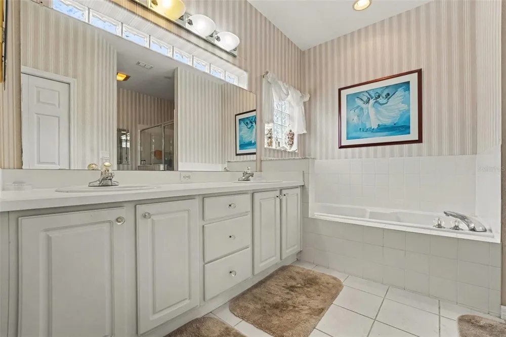 302 HIGH VISTA DRIVE Davenport, FL 33837