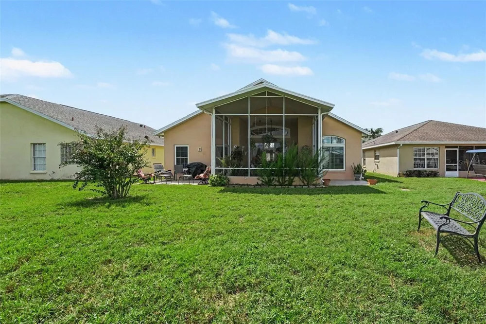 302 HIGH VISTA DRIVE Davenport, FL 33837