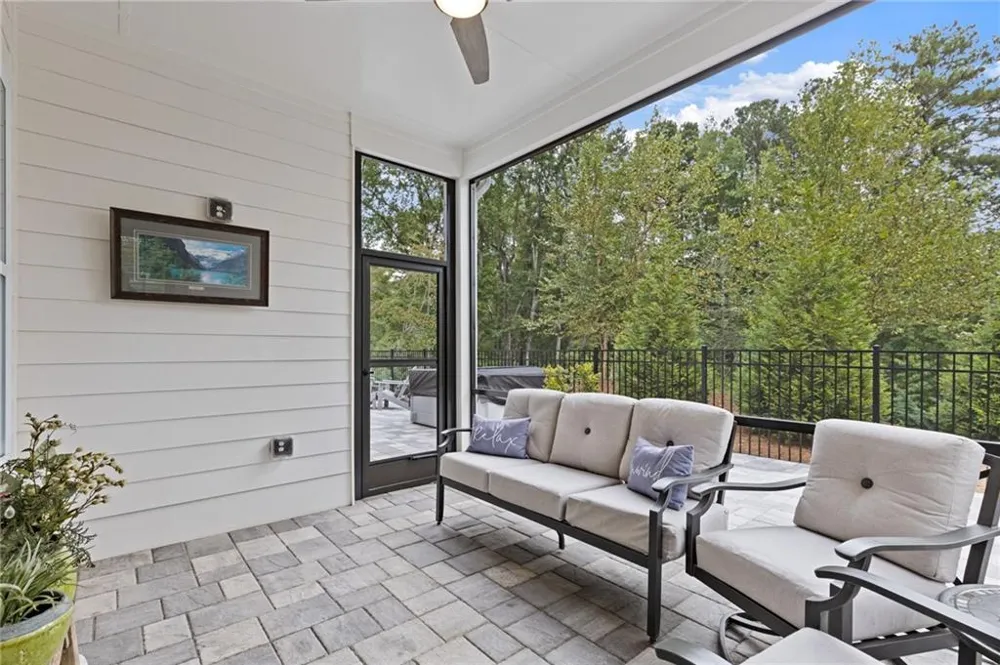134 Kingwood Drive Woodstock, GA 30188