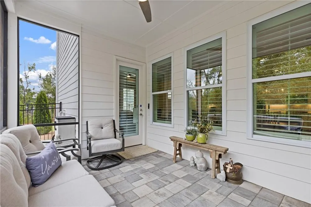 134 Kingwood Drive Woodstock, GA 30188