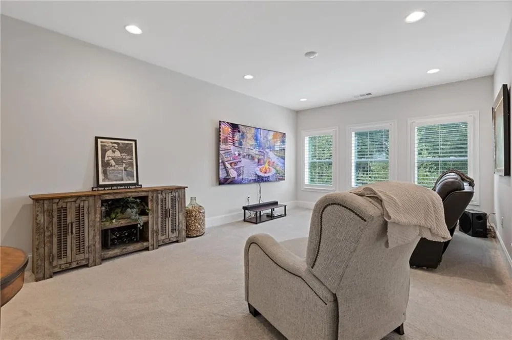 134 Kingwood Drive Woodstock, GA 30188