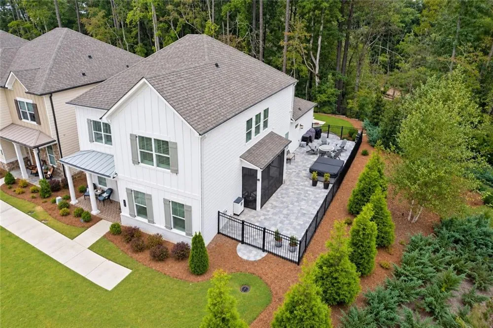 134 Kingwood Drive Woodstock, GA 30188