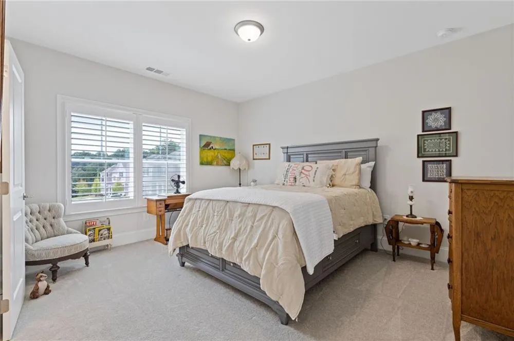134 Kingwood Drive Woodstock, GA 30188
