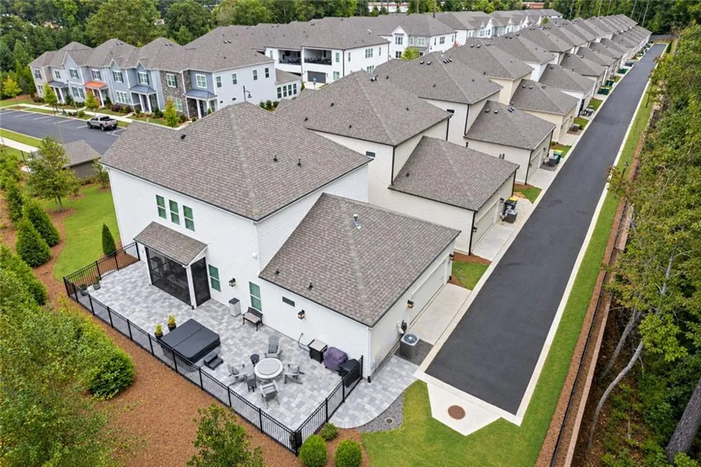 134 Kingwood Drive Woodstock, GA 30188