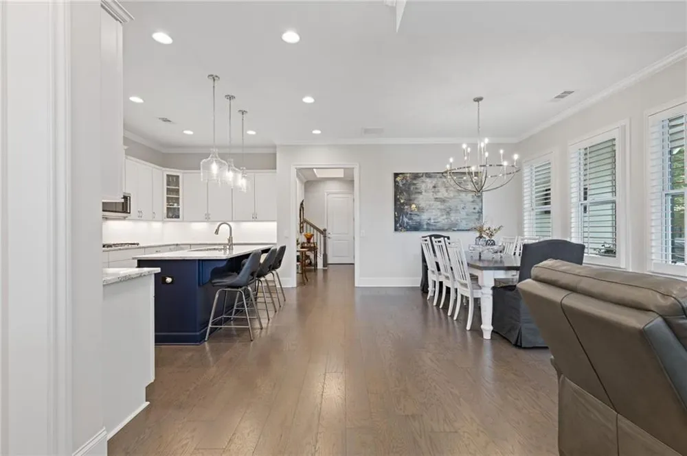 134 Kingwood Drive Woodstock, GA 30188