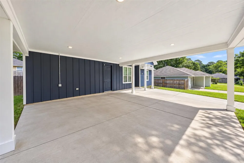 3007 Sand Drive Huntsville, TX 77340