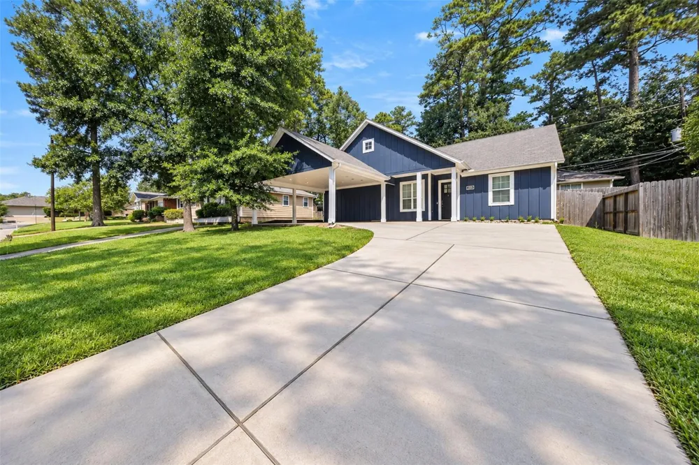 3007 Sand Drive Huntsville, TX 77340