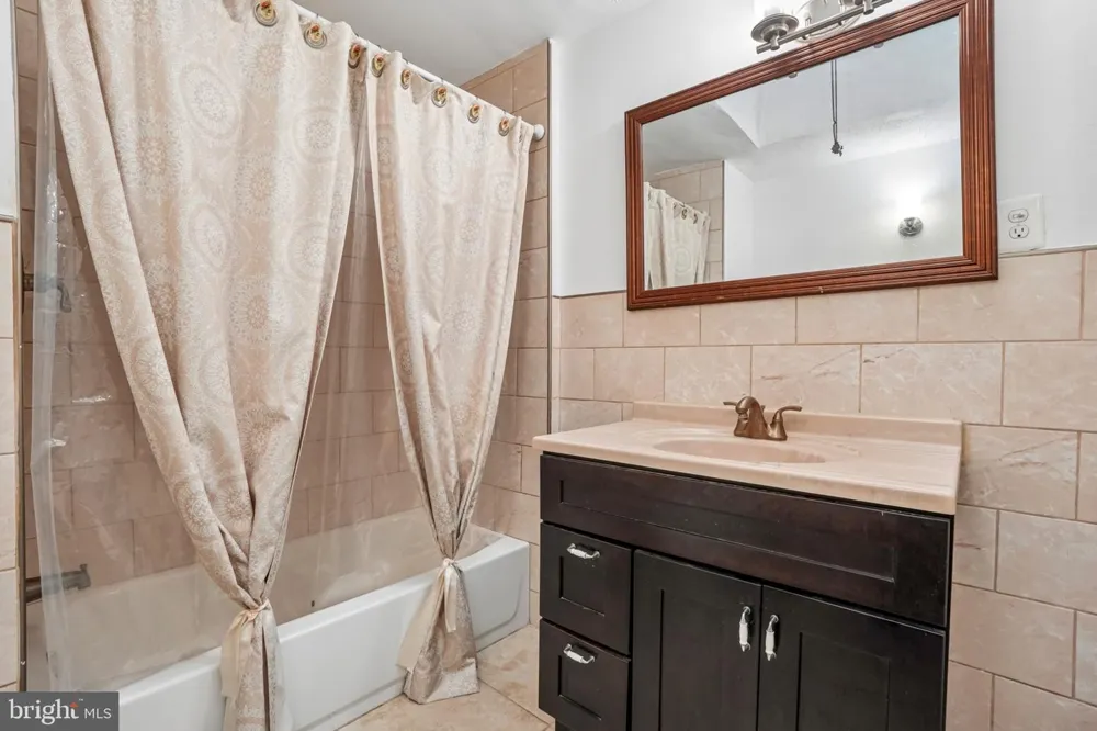 3207 UNRUH AVENUE Philadelphia, PA 19149
