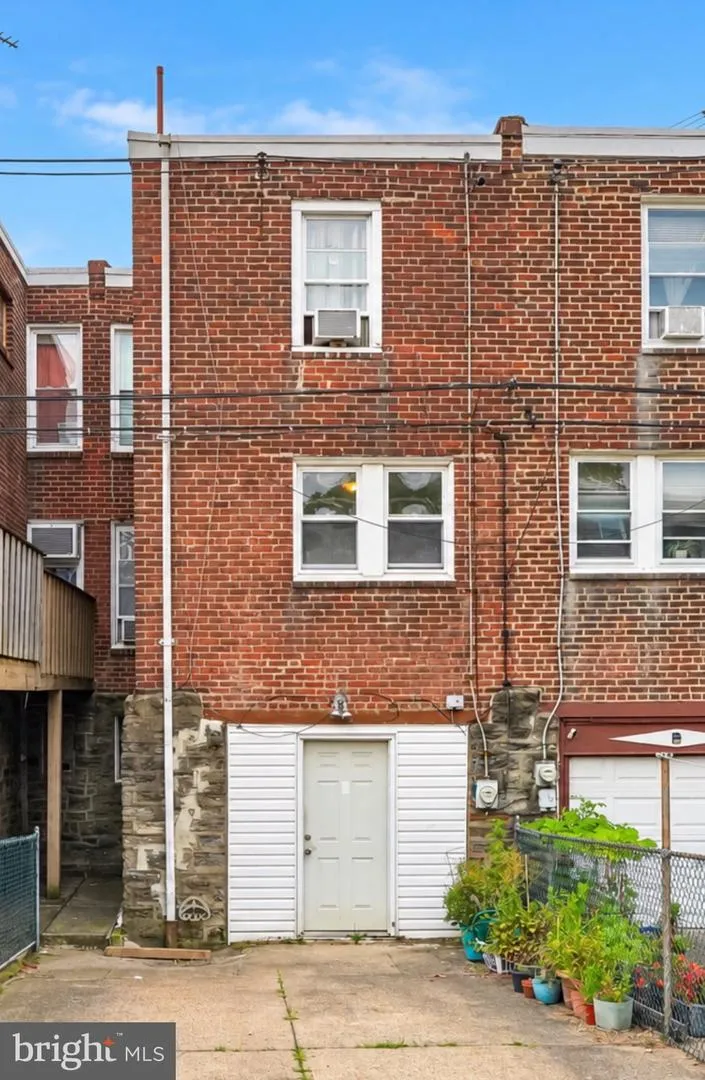 3207 UNRUH AVENUE Philadelphia, PA 19149