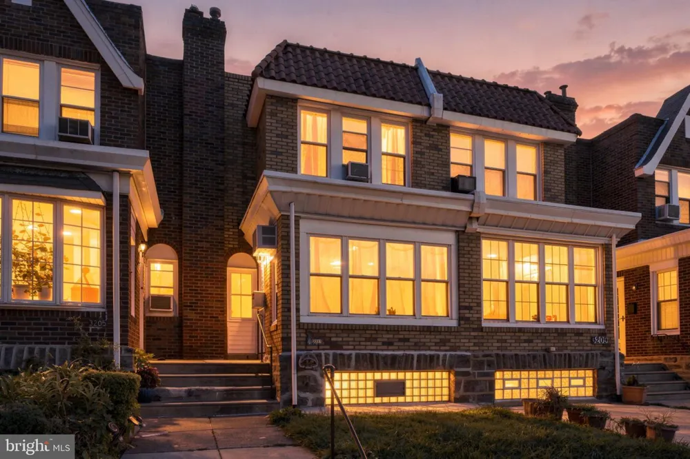 3207 UNRUH AVENUE Philadelphia, PA 19149