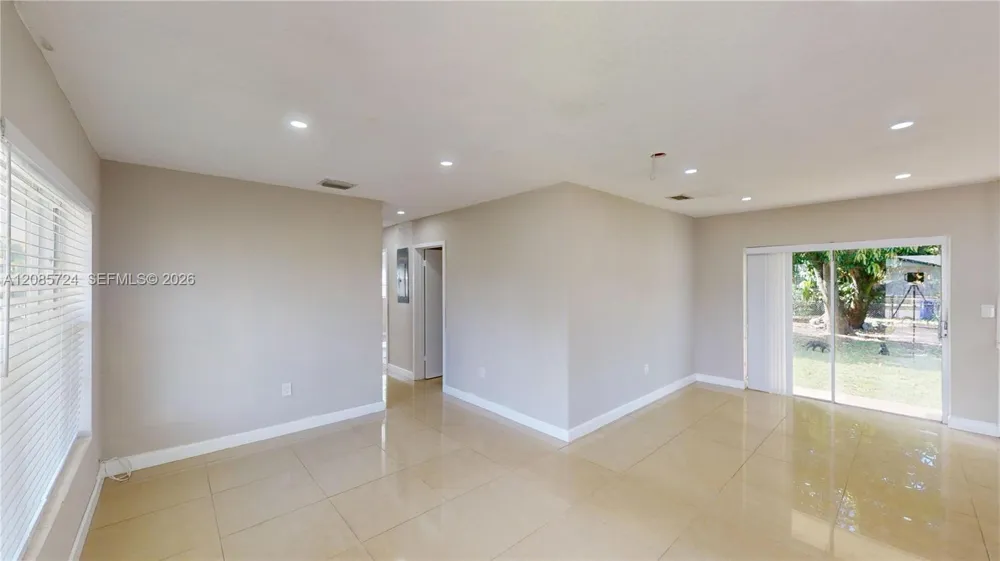 3354 NW 181st St Miami Gardens, FL 33056