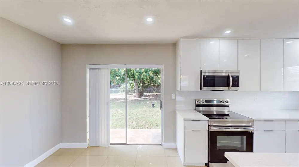 3354 NW 181st St Miami Gardens, FL 33056