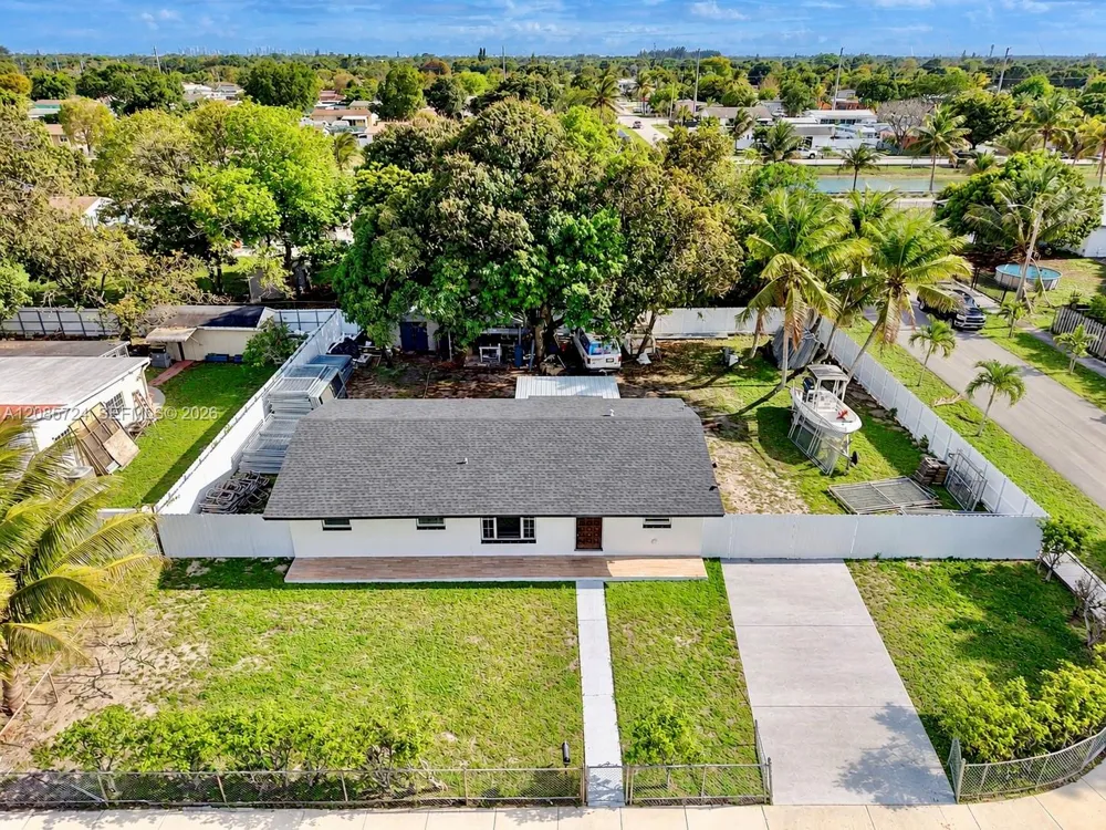 3354 NW 181st St Miami Gardens, FL 33056