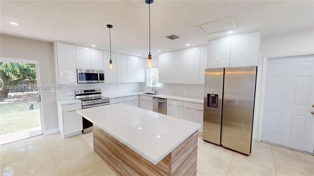 3354 NW 181st St Miami Gardens, FL 33056