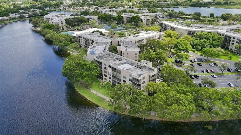 1100 COLONY POINT CIRCLE #121 Pembroke Pines, FL 33026