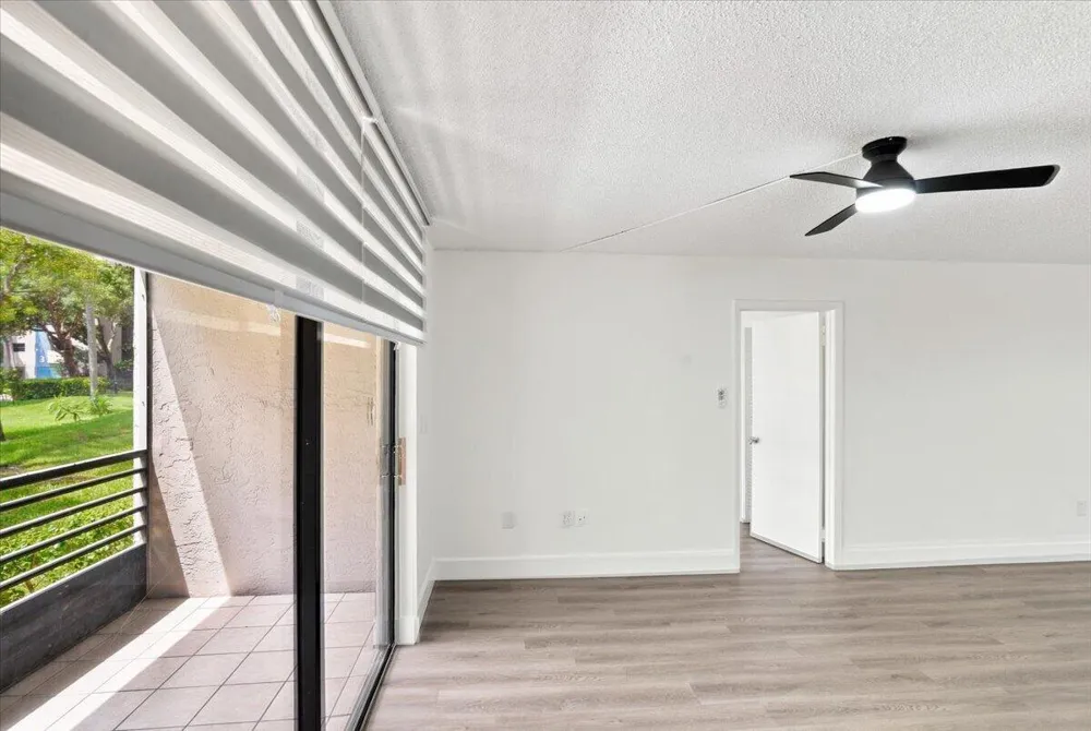 1100 COLONY POINT CIRCLE #121 Pembroke Pines, FL 33026