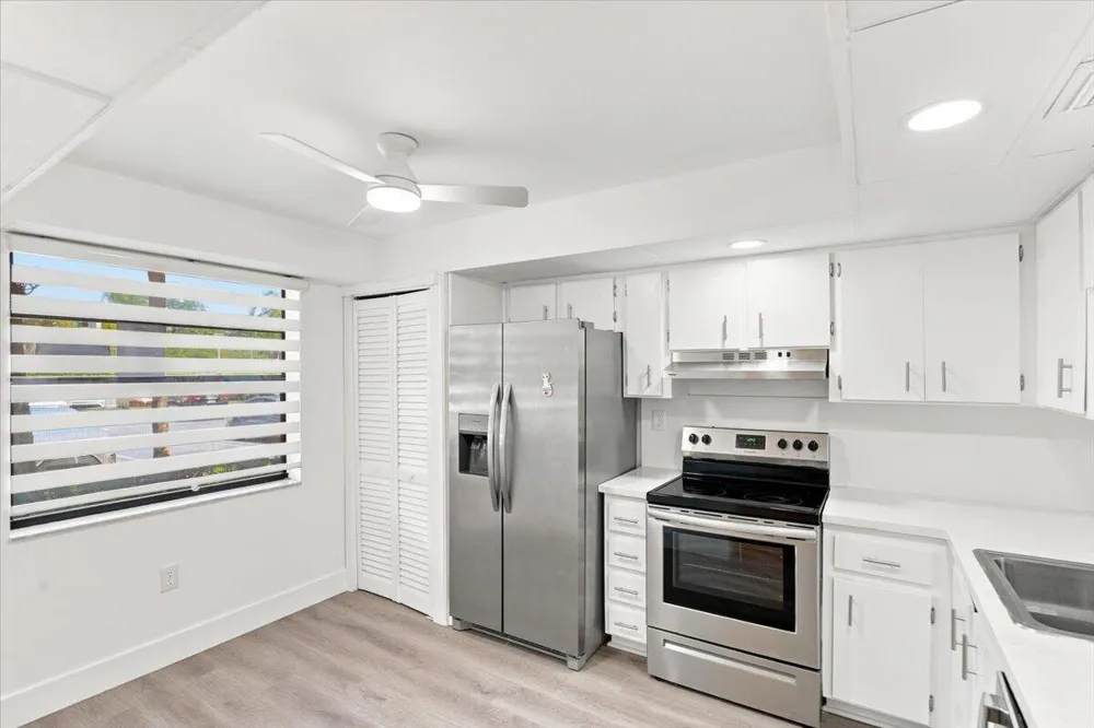 1100 COLONY POINT CIRCLE #121 Pembroke Pines, FL 33026