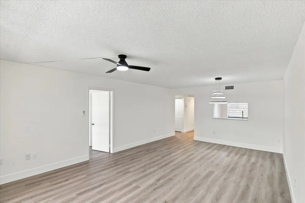 1100 COLONY POINT CIRCLE #121 Pembroke Pines, FL 33026