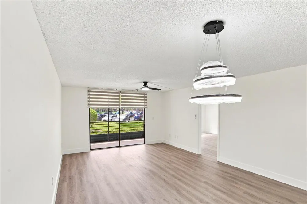 1100 COLONY POINT CIRCLE #121 Pembroke Pines, FL 33026