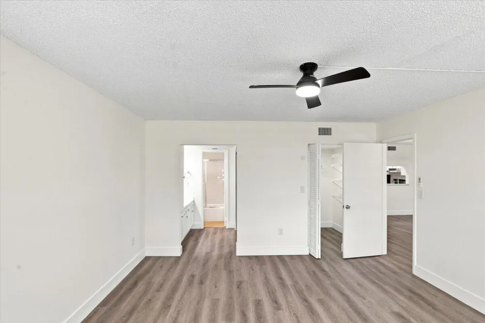 1100 COLONY POINT CIRCLE #121 Pembroke Pines, FL 33026