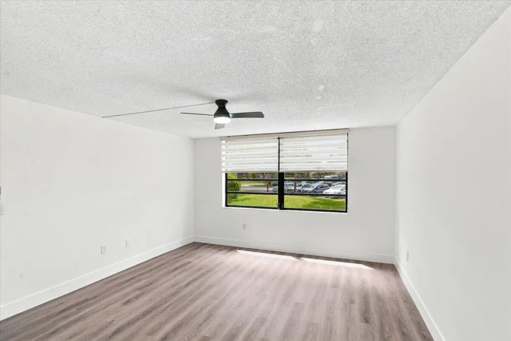 1100 COLONY POINT CIRCLE #121 Pembroke Pines, FL 33026