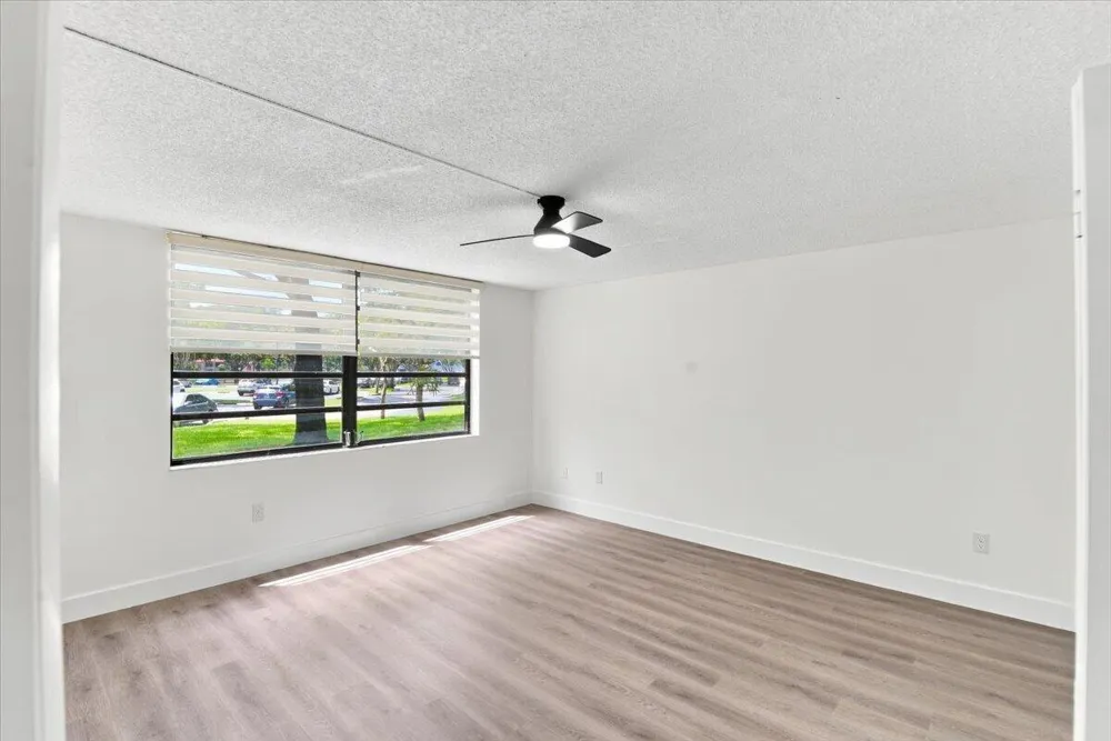 1100 COLONY POINT CIRCLE #121 Pembroke Pines, FL 33026