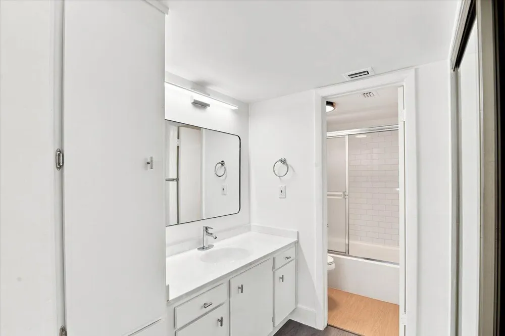 1100 COLONY POINT CIRCLE #121 Pembroke Pines, FL 33026