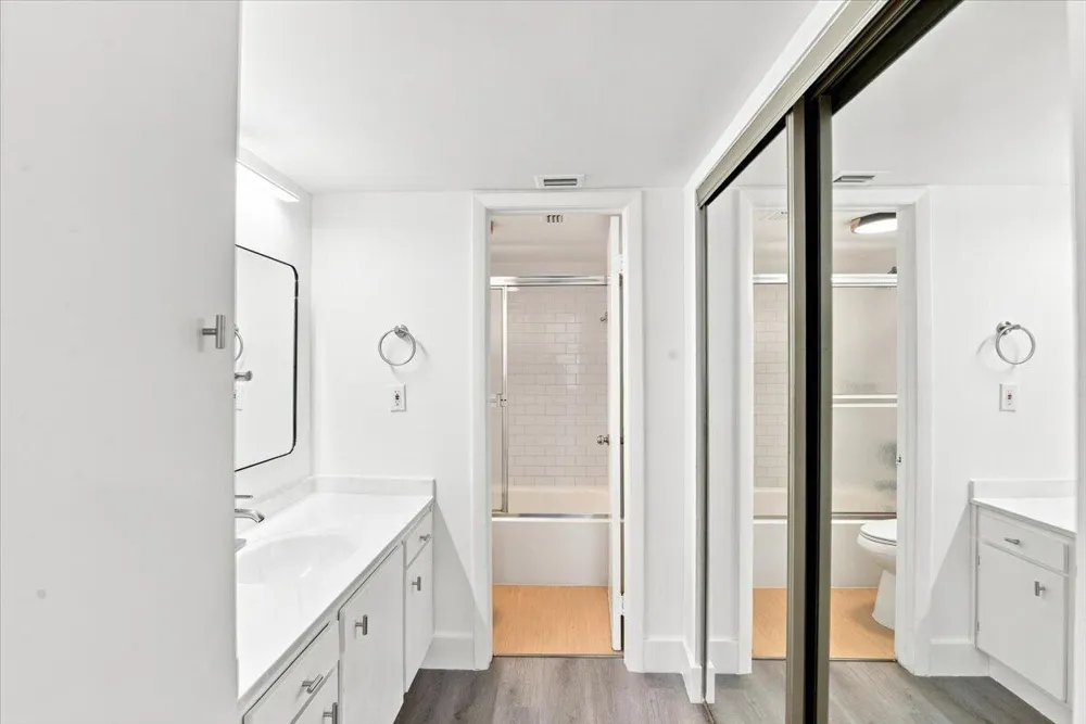 1100 COLONY POINT CIRCLE #121 Pembroke Pines, FL 33026