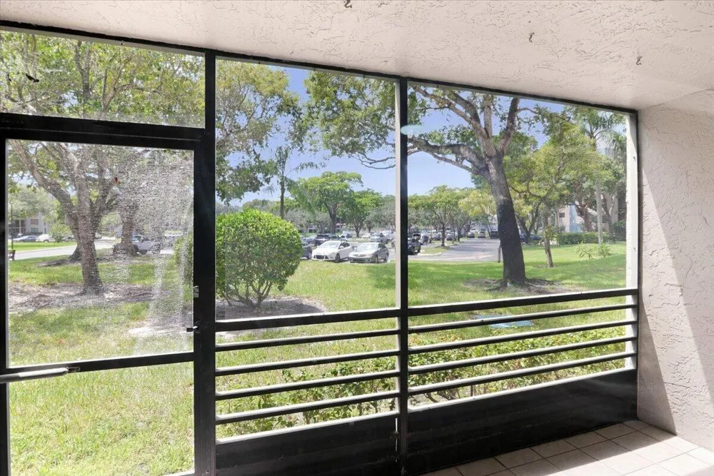1100 COLONY POINT CIRCLE #121 Pembroke Pines, FL 33026