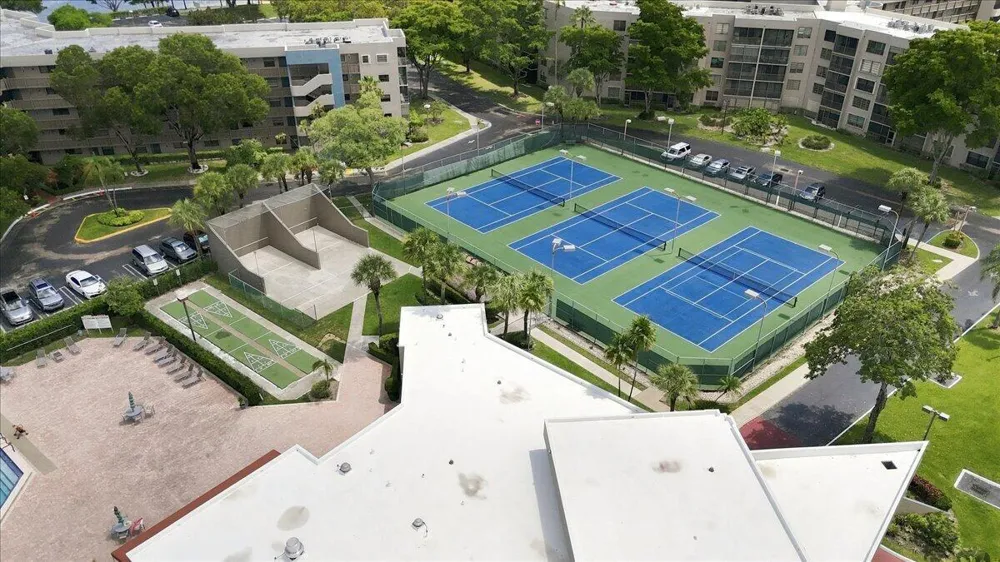 1100 COLONY POINT CIRCLE #121 Pembroke Pines, FL 33026