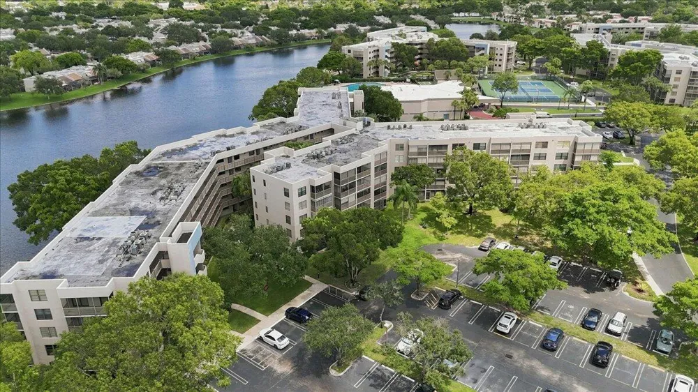1100 COLONY POINT CIRCLE #121 Pembroke Pines, FL 33026