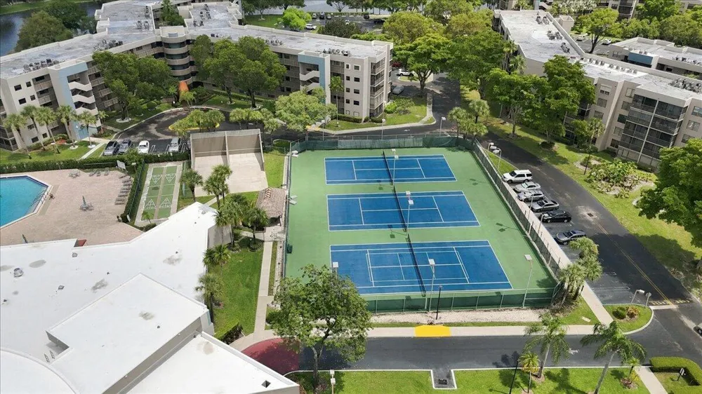 1100 COLONY POINT CIRCLE #121 Pembroke Pines, FL 33026