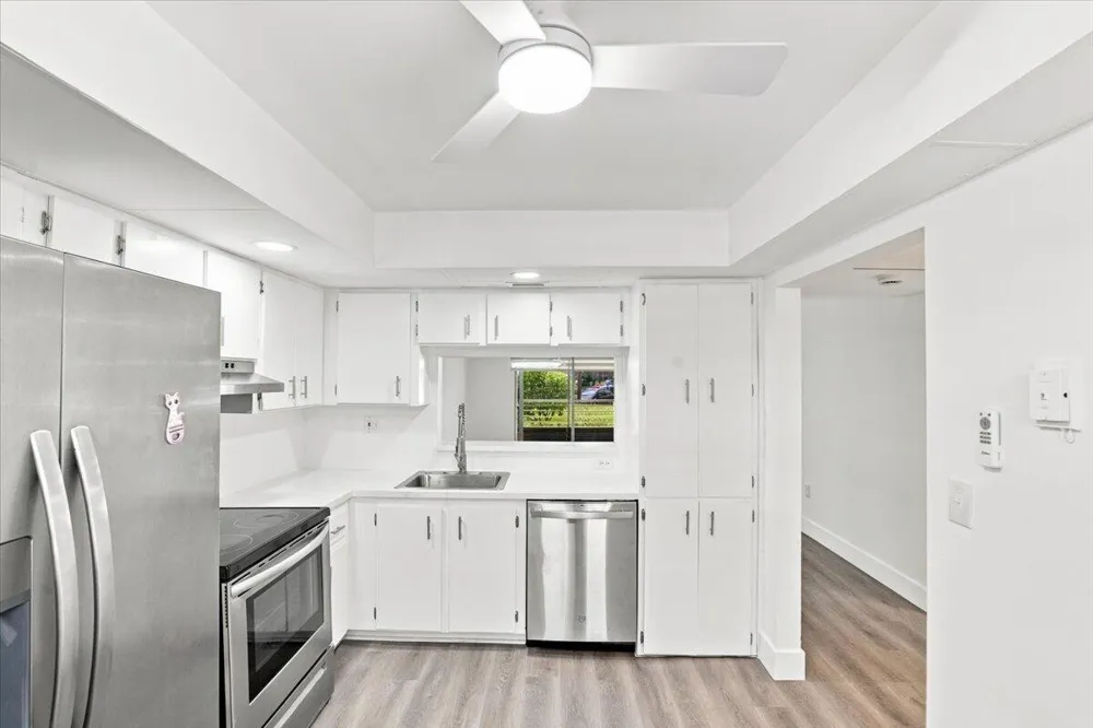 1100 COLONY POINT CIRCLE #121 Pembroke Pines, FL 33026