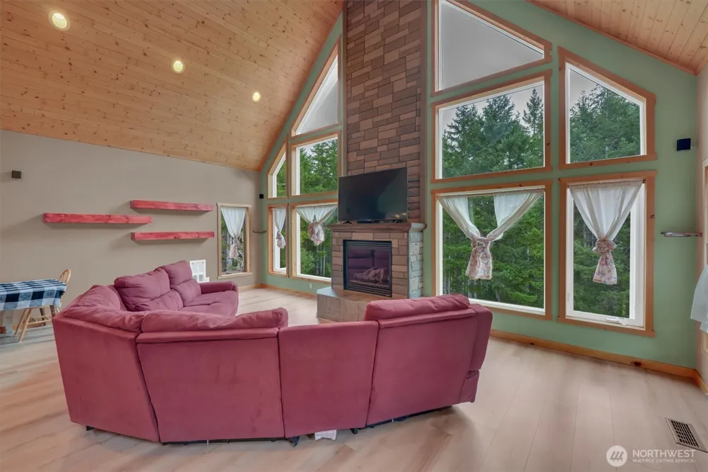 251 E Jobes Court Belfair, WA 98528