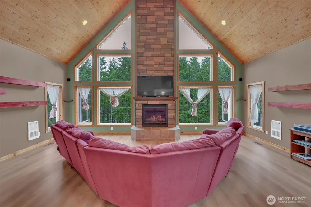251 E Jobes Court Belfair, WA 98528