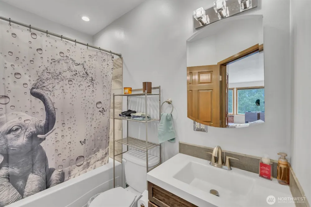 251 E Jobes Court Belfair, WA 98528