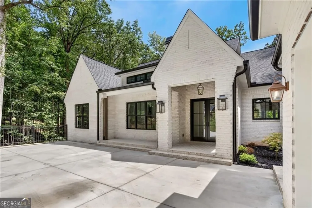 5005 Young Deer DR Cumming, GA 30041