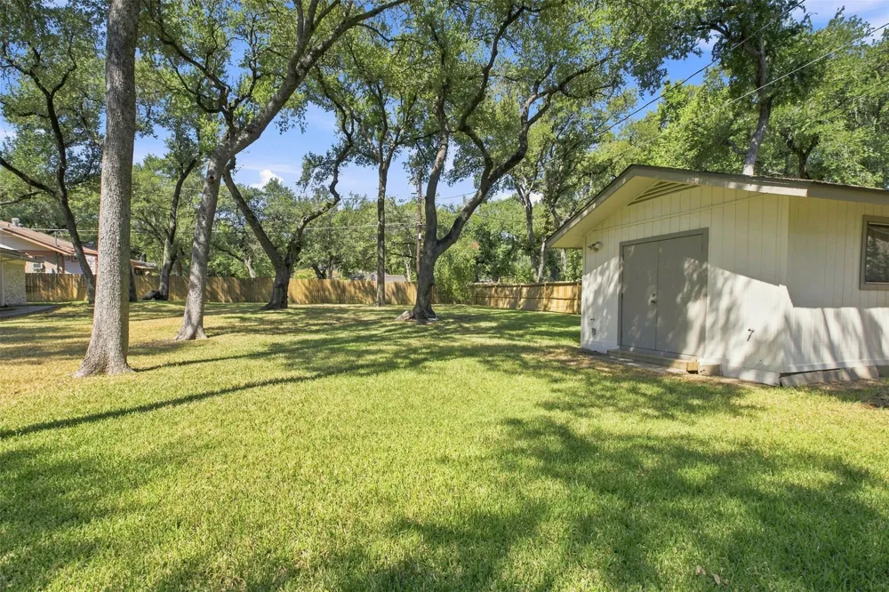 9202 Shady Oaks Drive Austin, TX 78729