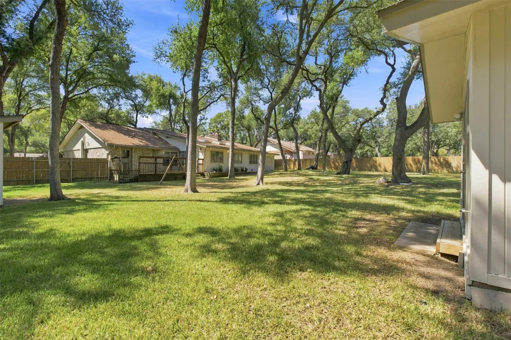 9202 Shady Oaks Drive Austin, TX 78729