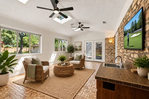 9202 Shady Oaks Drive