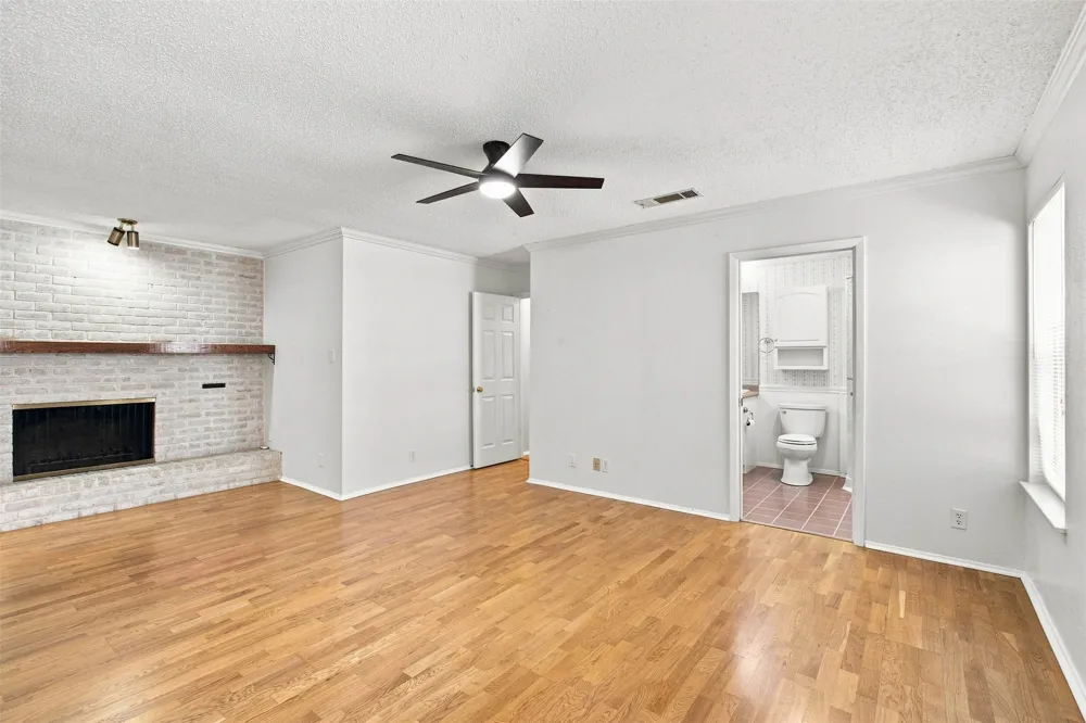 9202 Shady Oaks Drive Austin, TX 78729