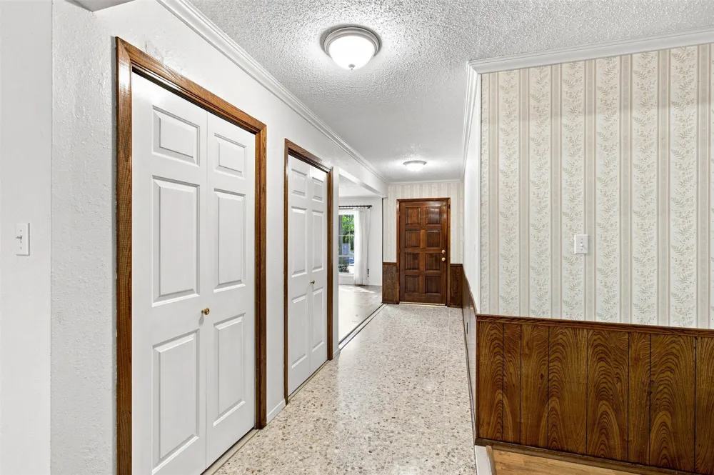 9202 Shady Oaks Drive Austin, TX 78729
