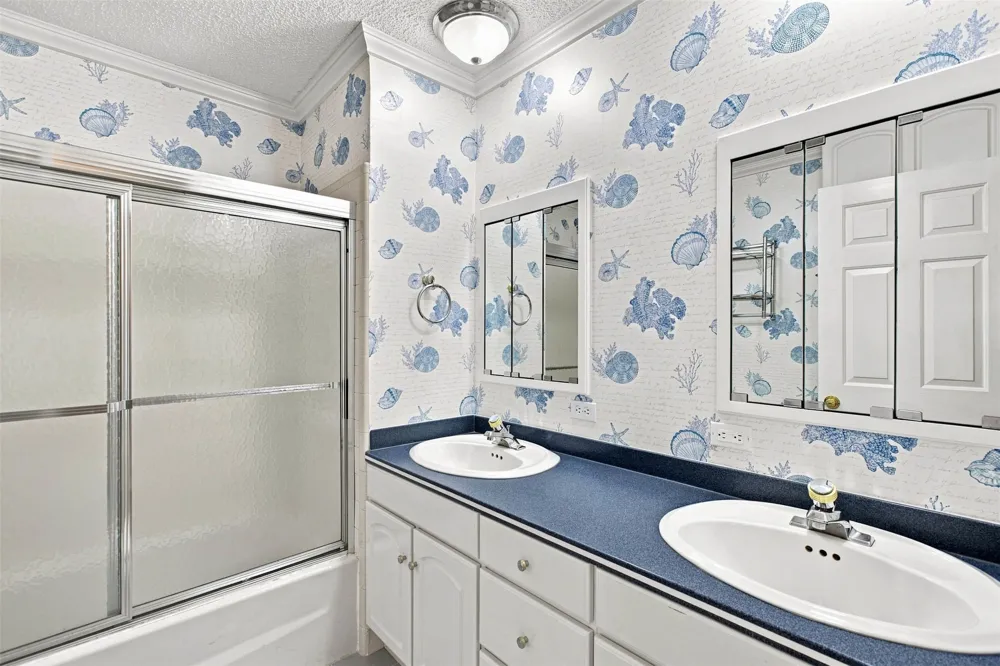 9202 Shady Oaks Drive Austin, TX 78729