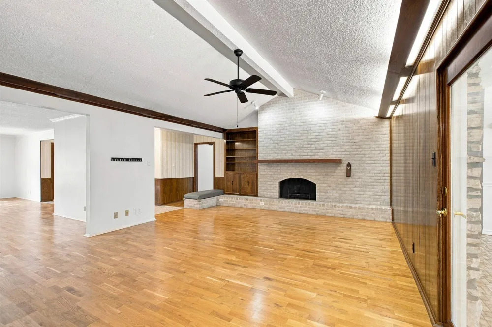 9202 Shady Oaks Drive Austin, TX 78729