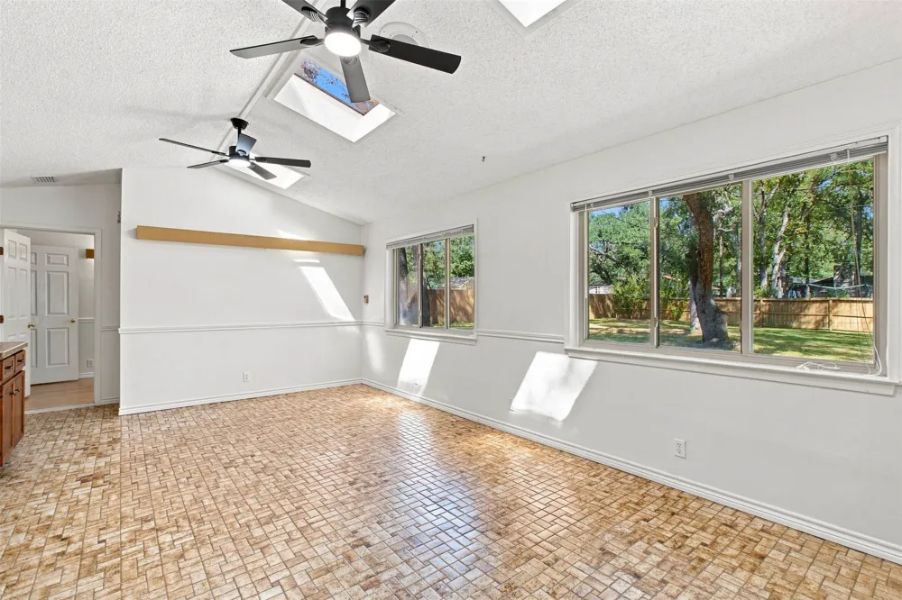 9202 Shady Oaks Drive Austin, TX 78729