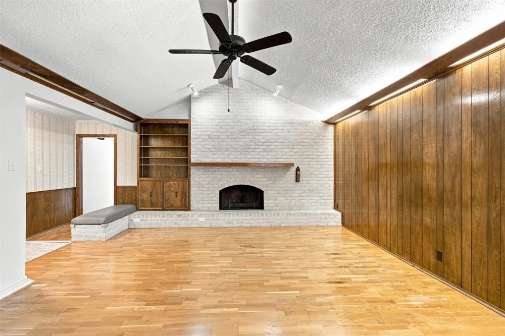9202 Shady Oaks Drive Austin, TX 78729